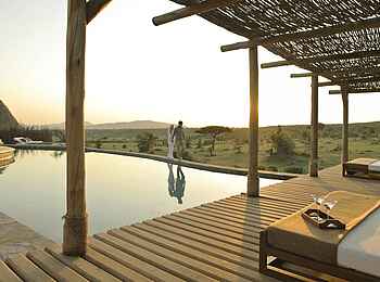 Mara Bushtops: Infinity Pool