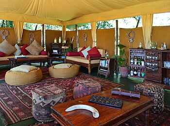 Elephant Pepper Camp: Main Lounge mit Bar Elephant Pepper Camp: Main Lounge mit Bar