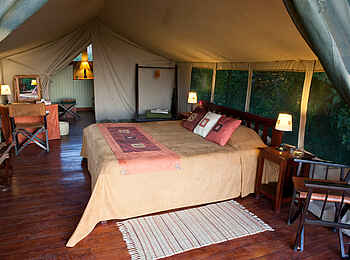 Governors' Camp: Zelt von innen Governors' Camp: Zelt von innen