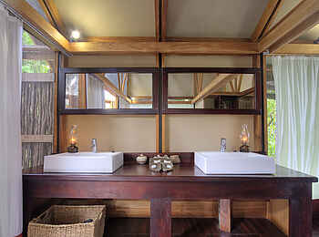 Lebala Camp: Doppelwaschtisch