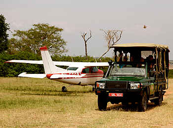 Mweya Safari Lodge: Landbahn auf der Halbinsel