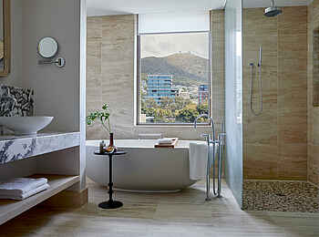 One and Only Cape Town Hotel: Marina Mountain Suite Bad One and Only Cape Town Hotel: Marina Mountain Suite Bad