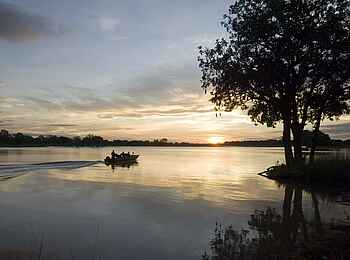 Robin Pope River Journeys: Abendstimmung auf dem Fluss