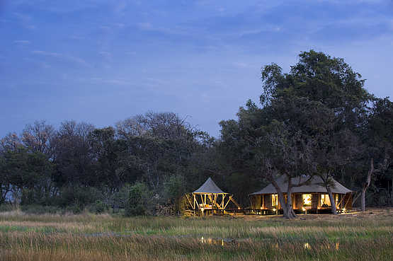 Xaranna Okavango Delta Camp: Ansicht am Abend Xaranna Okavango Delta Camp: Ansicht am Abend