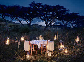 Sanctuary Ngorongoro Crater Camp: Abendessen im Busch
