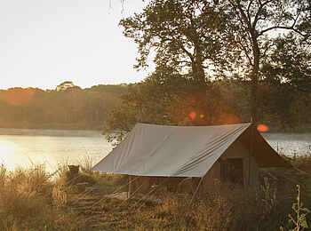 Charlie Ugalla Safari Camp: Zelt im Sonnenuntergang