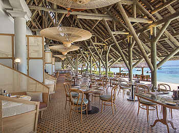 Paradis Beachcomber Golf Resort and Spa: Terrasse Paradis Beachcomber Golf Resort and Spa: Terrasse