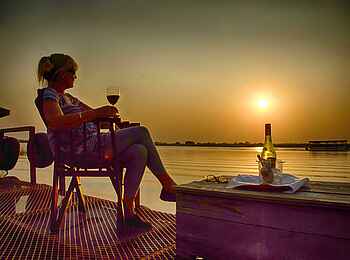 The Old House: Sundowner auf der Terrasse The Old House: Sundowner auf der Terrasse