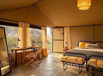 Ubuntu Migration Camp: Double Tent im Inneren