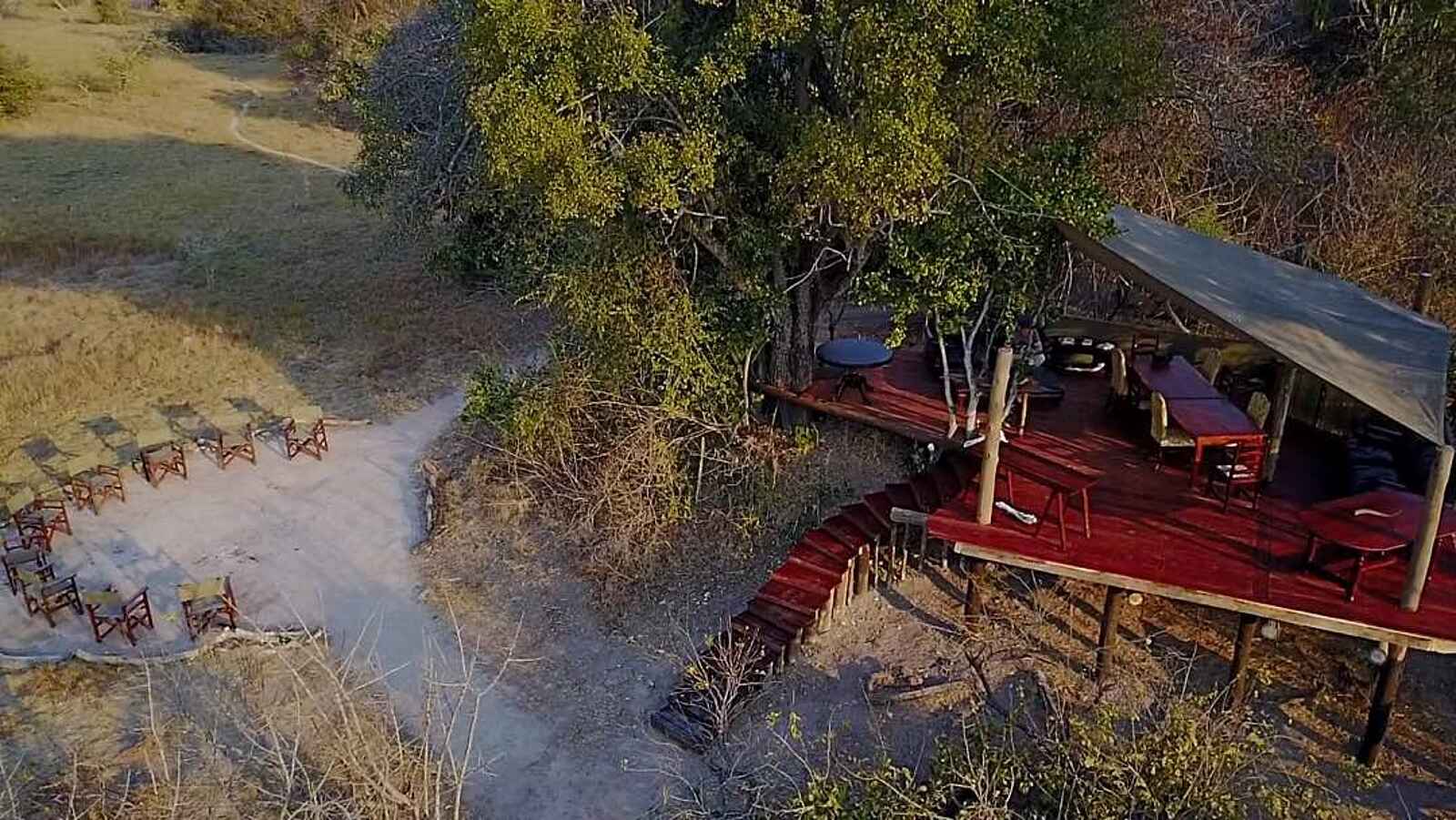 Ntemwa Busanga Bushcamp: Das Camp aus der Luft Ntemwa Busanga Bushcamp: Das Camp aus der Luft
