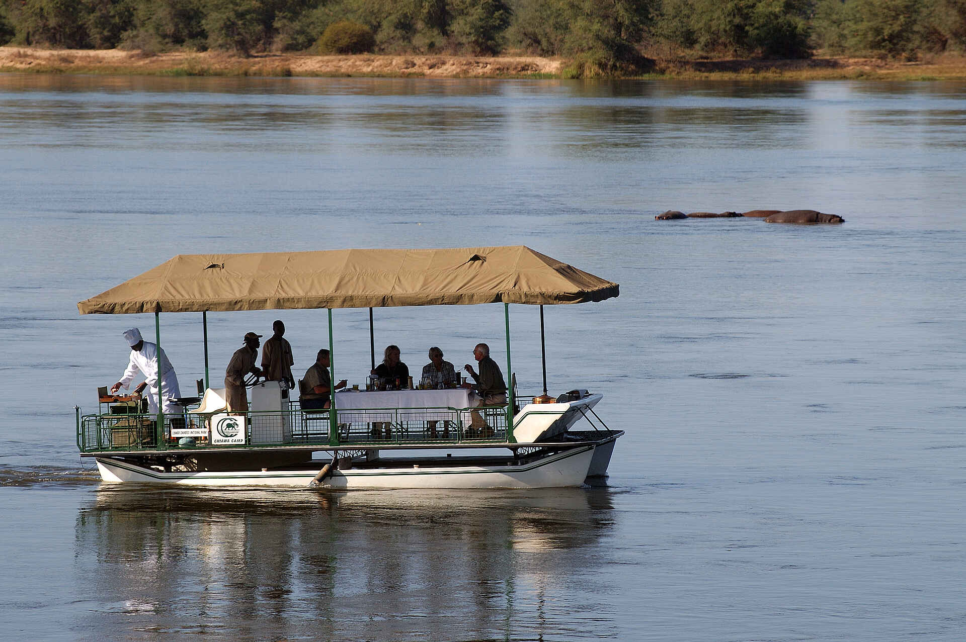 Chiawa Camp, Kanusafari, Lower Zambezi National Park, Sambesi, Sandbank, Walking Safari, Zambezi, Barge, Lunch, Unteres Sambesi-Tal