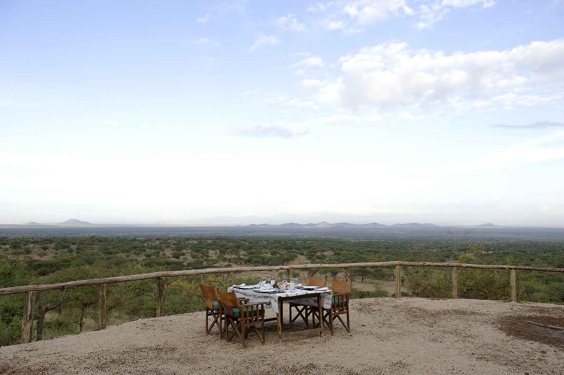 Aussicht, Ebene, Frühstück, Terrasse, Kambi ya Tembo, Kilimanjaro, Afrikarma, Afrikarma Safaris, Afrikarma Safaris - Wildnis. Hautnah., Afrikarma.de, Tanganyika Wilderness