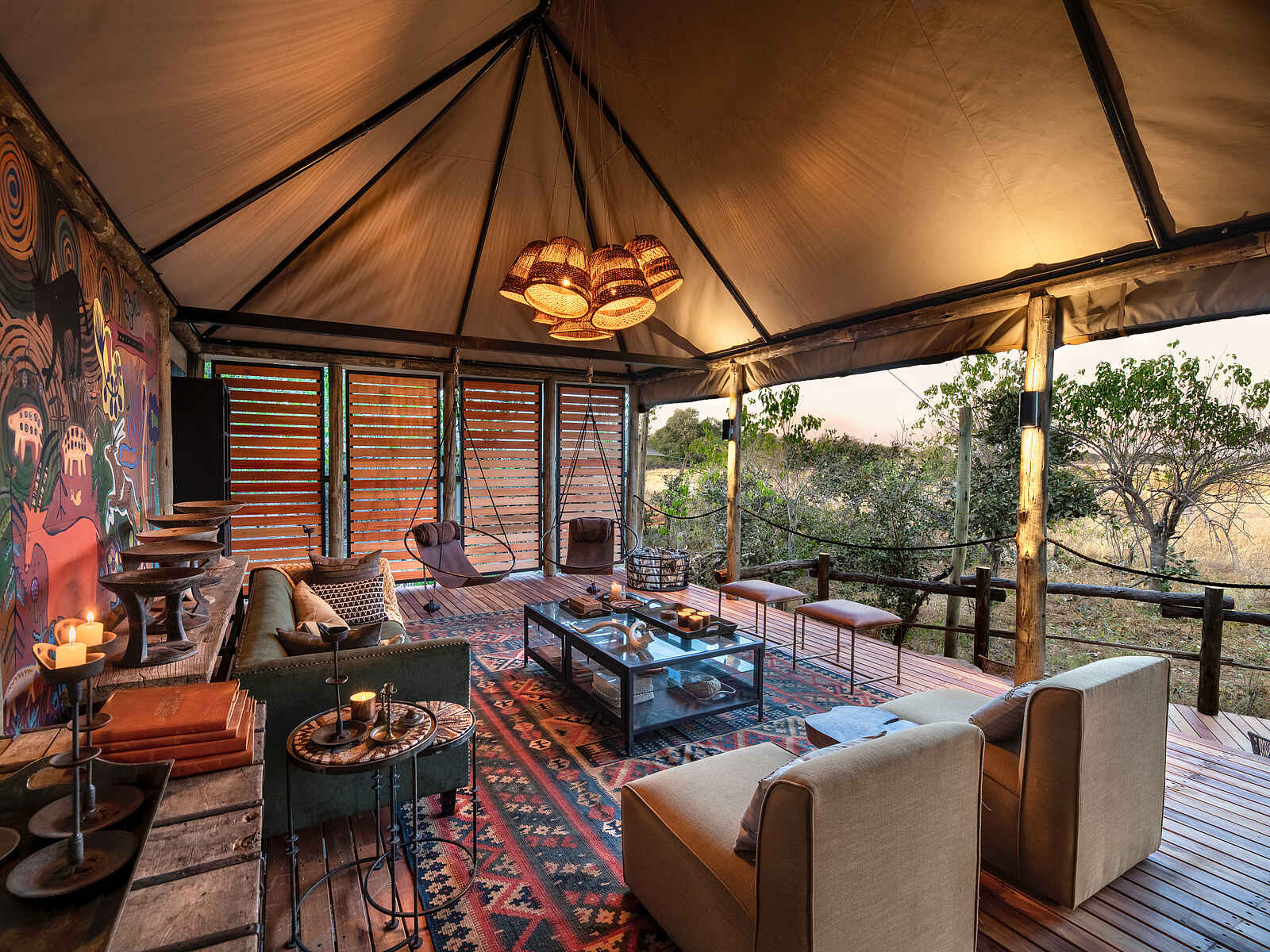 Khwai Lediba: Blick in die Lounge Khwai Lediba: Blick in die Lounge