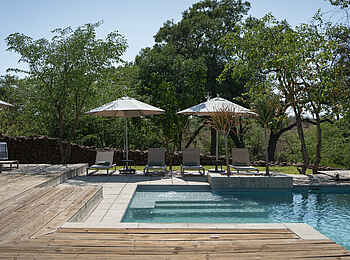 Mashatu Lodge: Poolbereich Mashatu Lodge: Poolbereich
