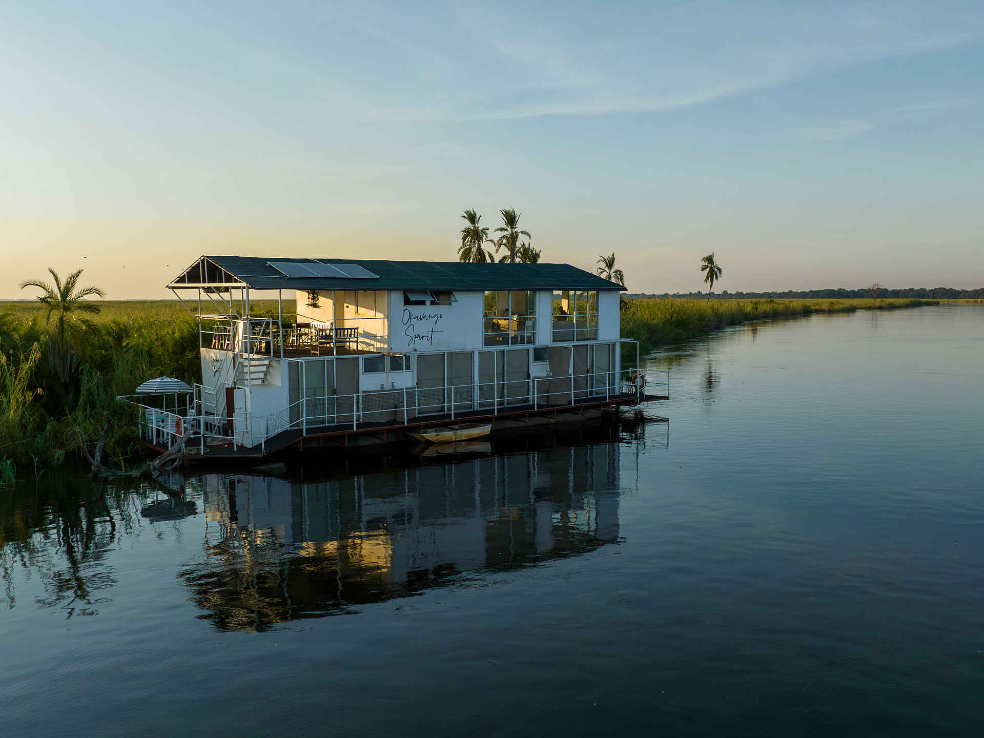 Okavango Spirit: ein wunderschönes Hausboot
