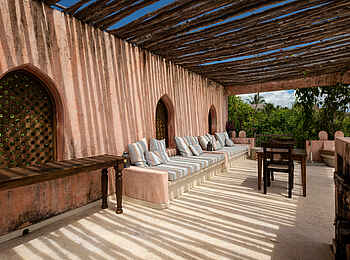 Qambani Luxury Resort: Am Pool Deck