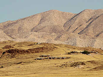 Rostock Ritz Desert Lodge: Lage der Lodge in der Landschaft Rostock Ritz Desert Lodge: Lage der Lodge in der Landschaft