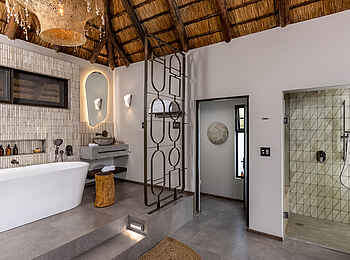 Simbavati Waterside Lodge: Das Badezimmer Simbavati Waterside Lodge: Das Badezimmer