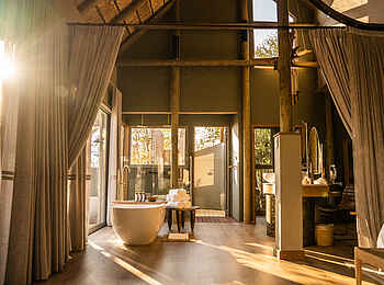 Victoria Falls River Lodge: Das Badezimmer des Superior Familienzelts