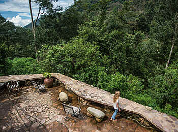 Volcanoes Bwindi Lodge: Aussichtsterrasse
