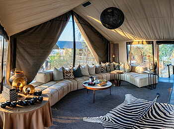 Gomoti Plains Camp: Sofaecke in Loungebereich