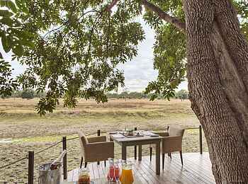 Lion Camp: Lunch auf dem Deck