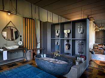 Atzaro Okavango: Offen gestaltetes Badezimmer