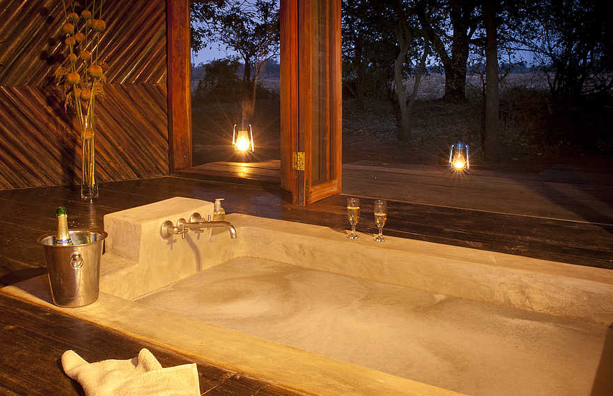 Luangwa River Camp: Bad mit Aussicht Luangwa River Camp: Bad mit Aussicht