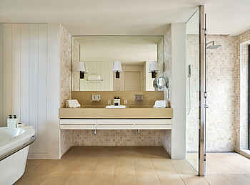 LUX Belle Mare: Das Badezimmer der Beach Front Villa LUX Belle Mare: Das Badezimmer der Beach Front Villa