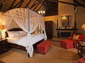 Mateya Safari Lodge: Schlafbereich der Suite
