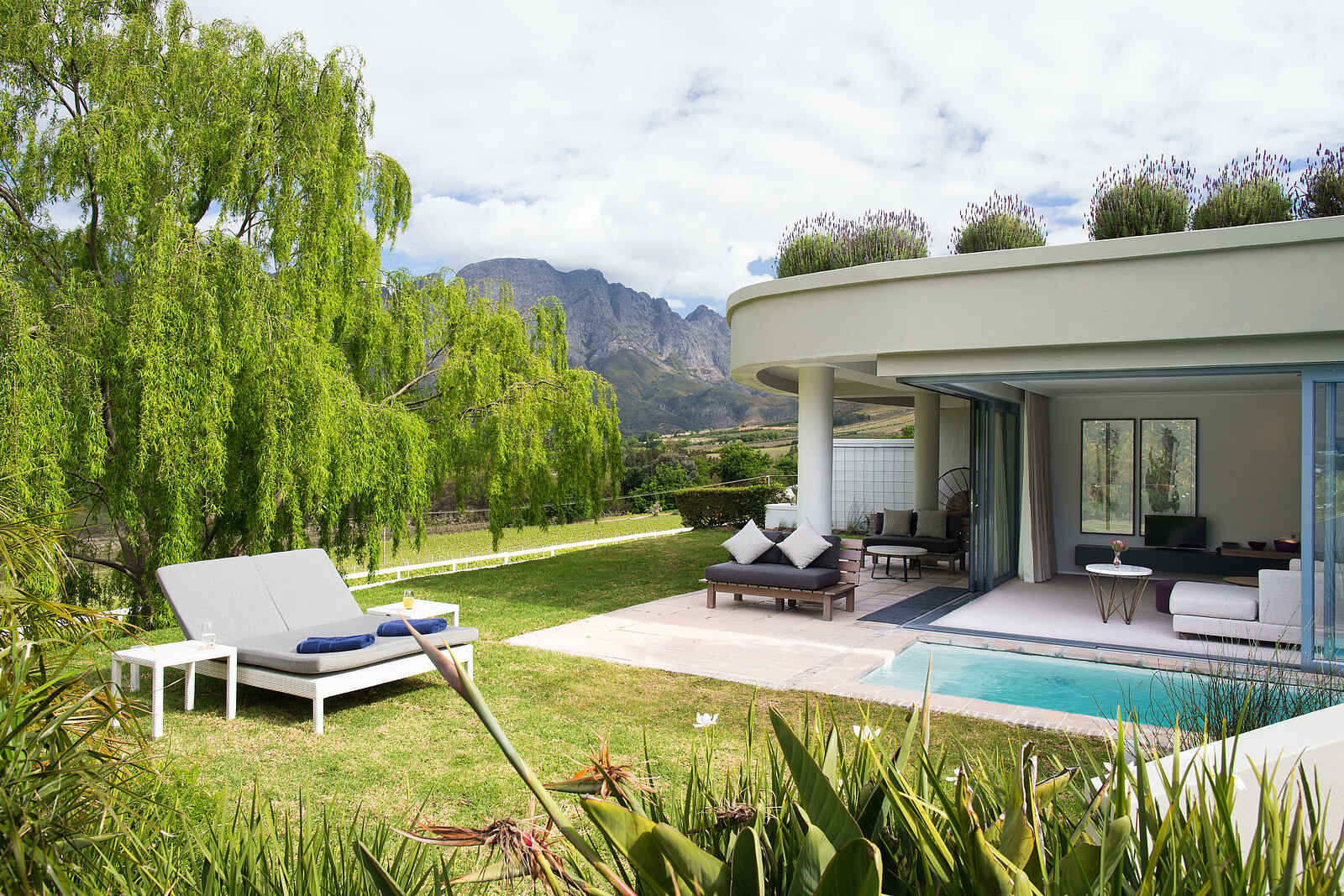 Mont Rochelle Hotel & Vineyard: Cap Classique Suite Pool Mont Rochelle Hotel & Vineyard: Cap Classique Suite Pool