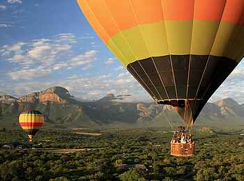 Saseka Tented Camp: Eine Heißluftballonfahrt Saseka Tented Camp: Eine Heißluftballonfahrt