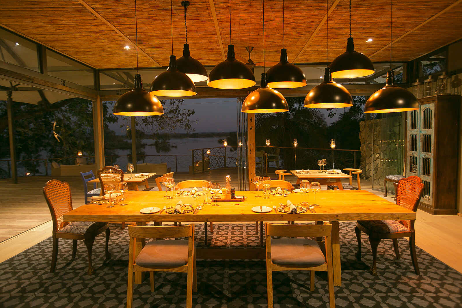 Thorntree River Lodge: Großer Esstisch Thorntree River Lodge: Großer Esstisch