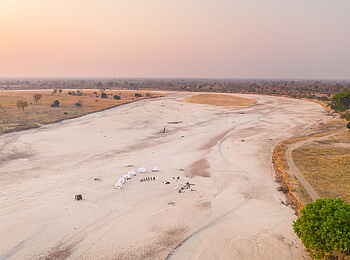 Time + Tide Chinzombo: Dinner im Flussbett