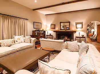 Loldia House: Lounge