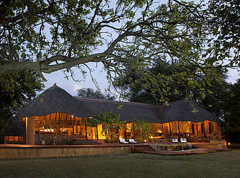 Luangwa River Camp: Abend über dem Camp Luangwa River Camp: Abend über dem Camp