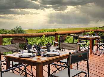 Nyanga Lodge: Deck Dining