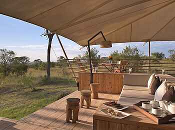 Serengeti Bushtops: Main Lounge