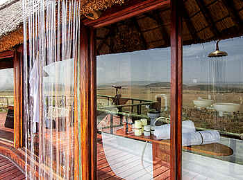 Soroi Serengeti Lodge: Laufende Außendusche Soroi Serengeti Lodge: Laufende Außendusche