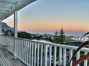 Sea Five Boutique Hotel: Blick zur Küste Sea Five Boutique Hotel: Blick zur Küste