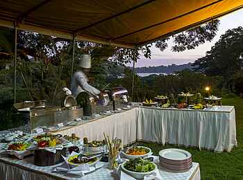 Arusha Serena Hotel: Ansprechendes Buffet Arusha Serena Hotel: Ansprechendes Buffet