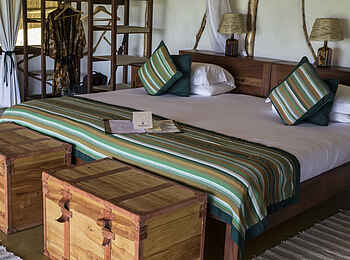 Baker's Lodge: Doppelbett mit Menu Baker's Lodge: Doppelbett mit Menu