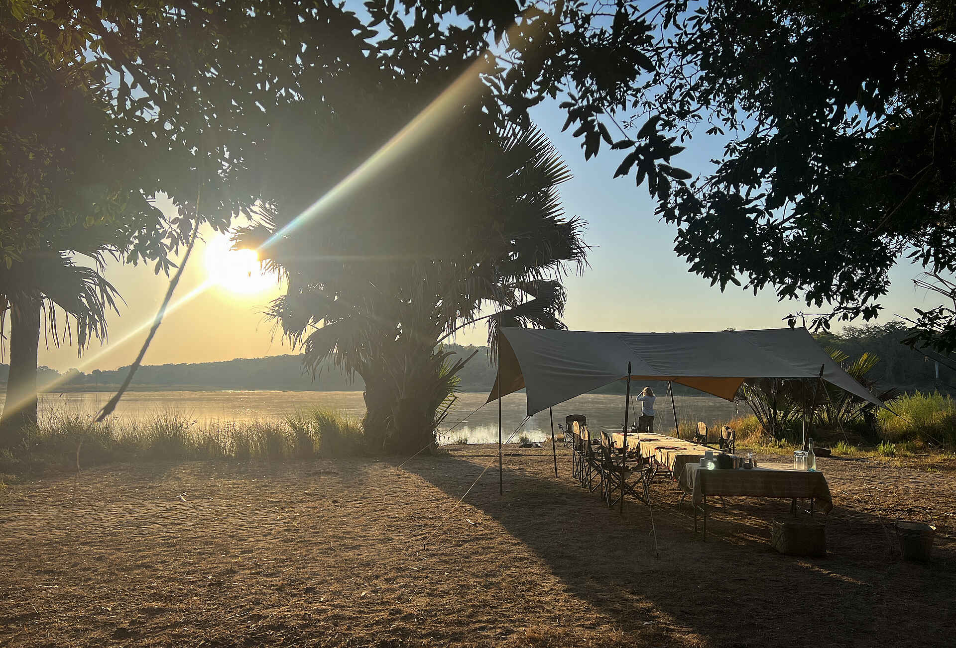 Charlie Ugalla Safari Camp: Essbereich