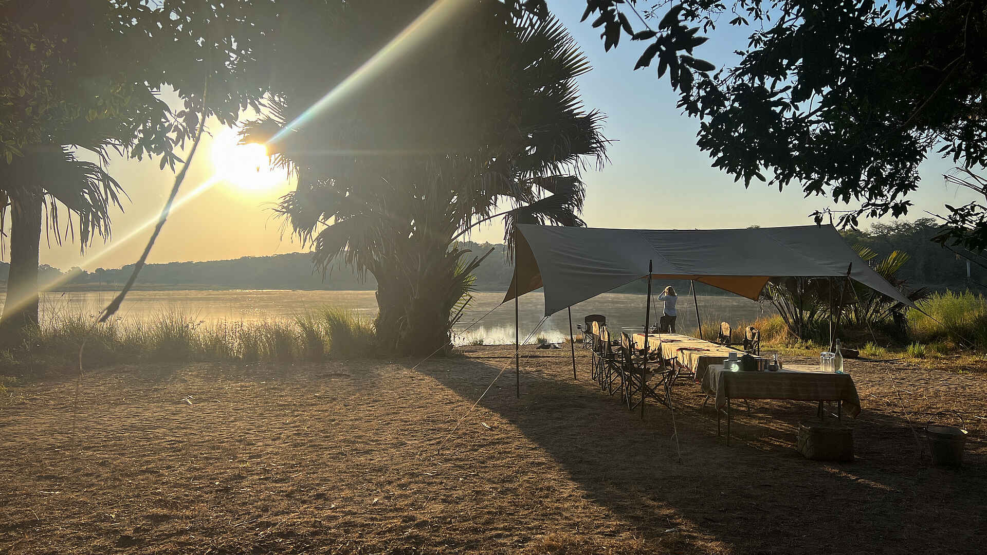 Charlie Ugalla Safari Camp: Essbereich