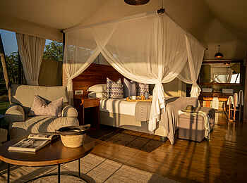 Fothergill Island Luxury Camp: Family Suite Bett