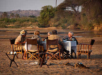 Kichaka Expeditions: Mahlzeit im Flycamp