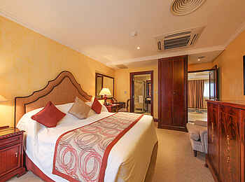 Kigali Serena Hotel: Das Schlafzimmer der Presidential Suite Kigali Serena Hotel: Das Schlafzimmer der Presidential Suite