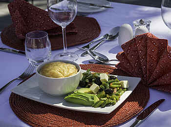 Linkwasha Camp: Salat-Teller Linkwasha Camp: Salat-Teller