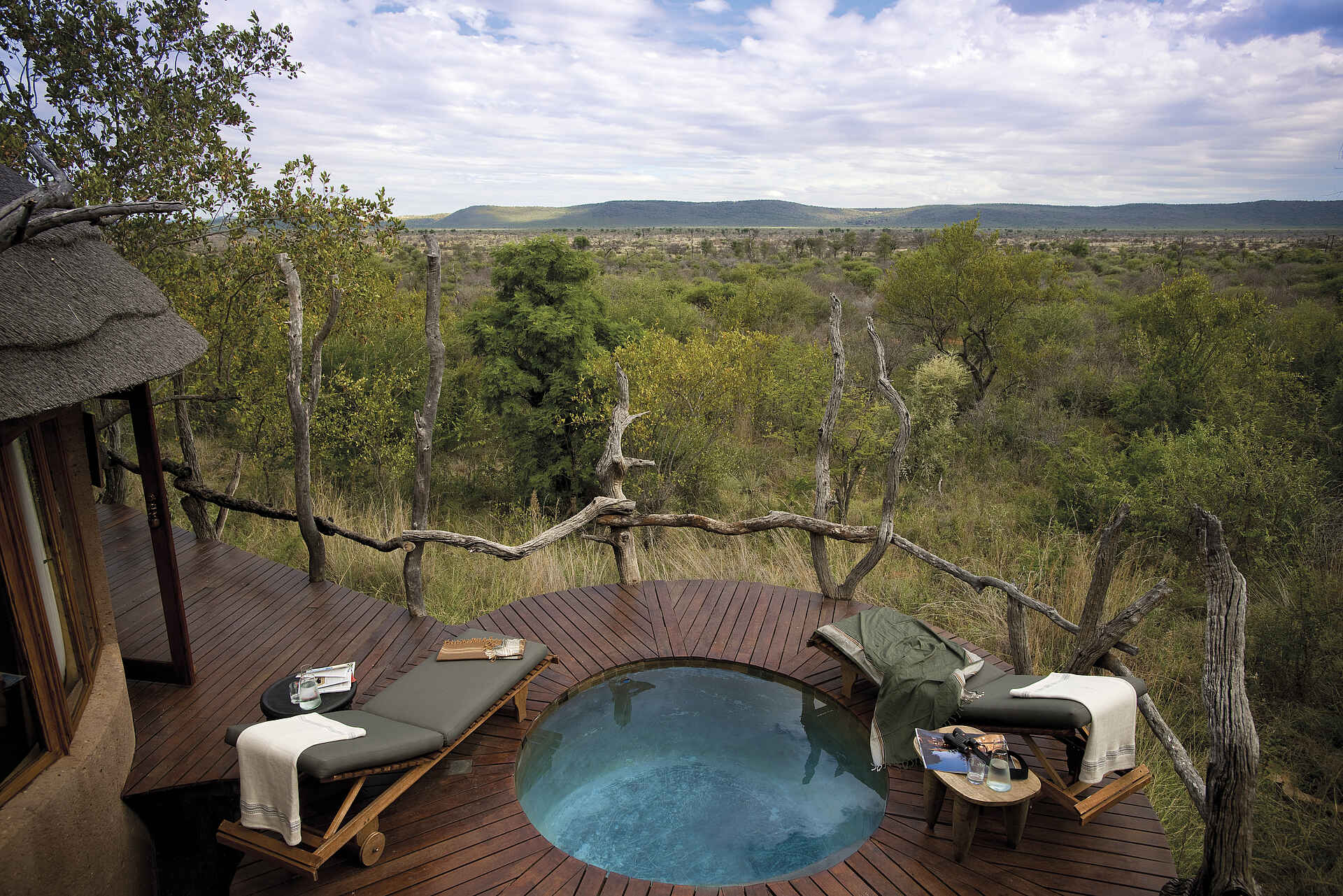 Madikwe Safari Lodge Lelapa: Privater Pool der Suite big 5, madikwe game reserve, madikwe safari lodge lelapa, onelife more, südafrika, aussichtsterrasse, privater pool, afrikarma, afrikarma safaris, afrikarma safaris - wildnis. hautnah., afrikarma.de
