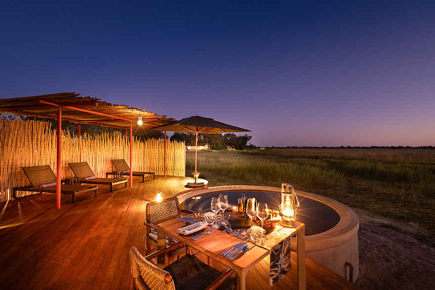 Monachira Camp: Dinner am Pool Monachira Camp: Dinner am Pool